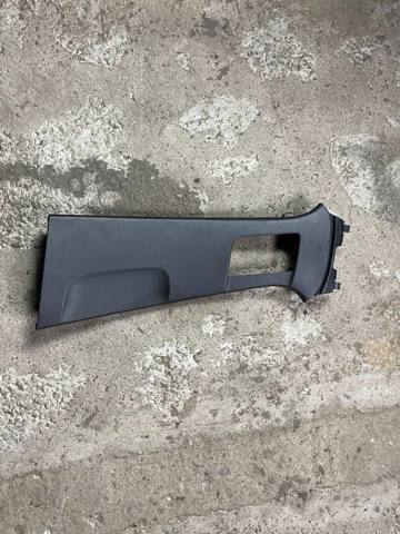 Обшивка стойки кузова внутренняя, средняя левая 31684503 VOLVO