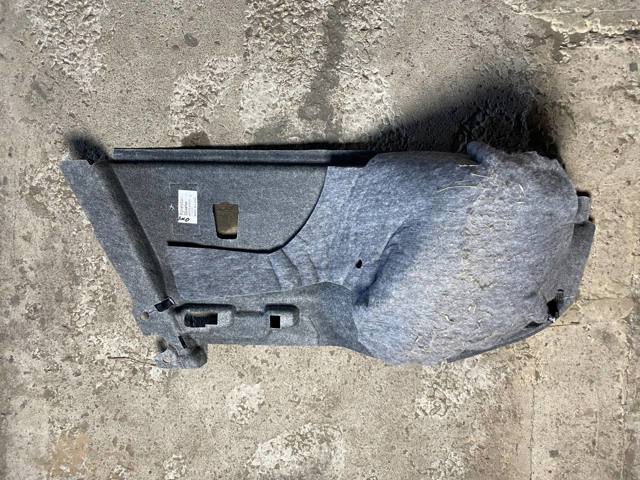 VOLVO 32344768 Облицовка багажного отсека правая в наличии Житомир