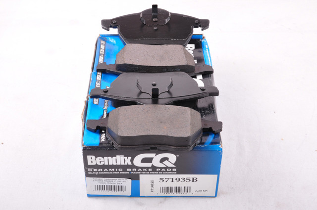 Колодки тормозные передние дисковые 571935B BENDIX