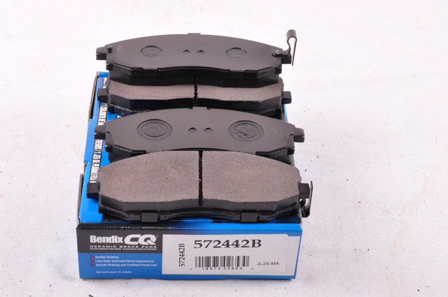 Колодки тормозные передние дисковые 572442B BENDIX