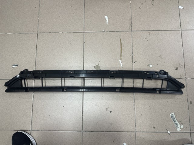 Решетка на бампер 80A807647B VAG