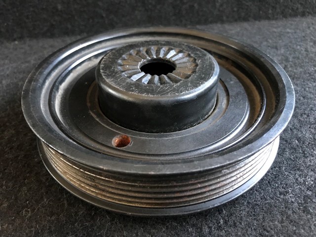 04C105243D Шкив коленвала купить Ужгород