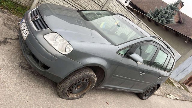 Пассажирская передняя дверь 1T0831056AA VAG