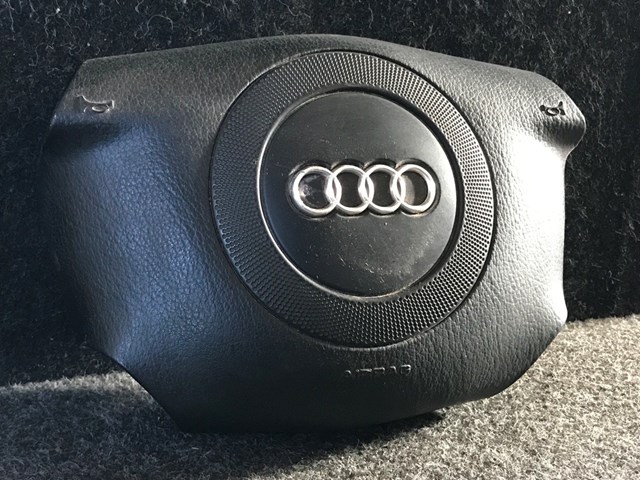 Подушка безопасности (airbag) водительская audi a6 c5.  в наличии на разные модели volkswagen audi skoda. кузовные части, двигатели, трансмиссии, диски, навесное кузова, электрика и так далее. отправка новая почта.  4B0880201AH01C