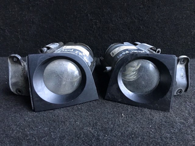 Противотуманная фара левая 4D0941699 VAG