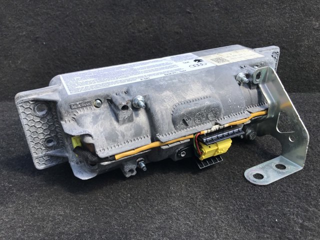 4F1880204D Подушка безопасности (AIRBAG) пассажирская купить Черновцы