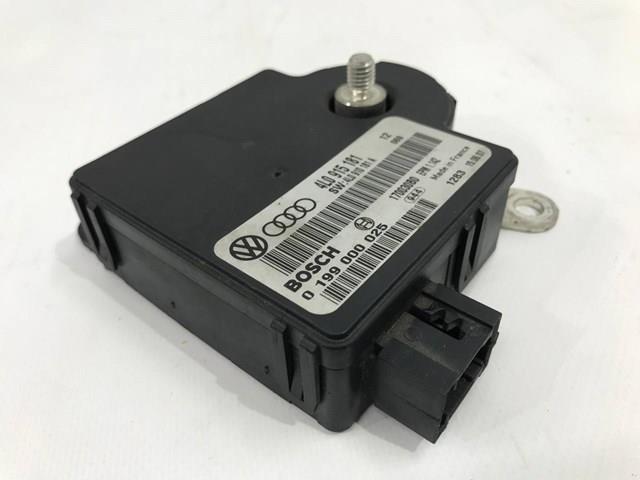 Реле контроля заряда АКБ 4L0915181 VAG