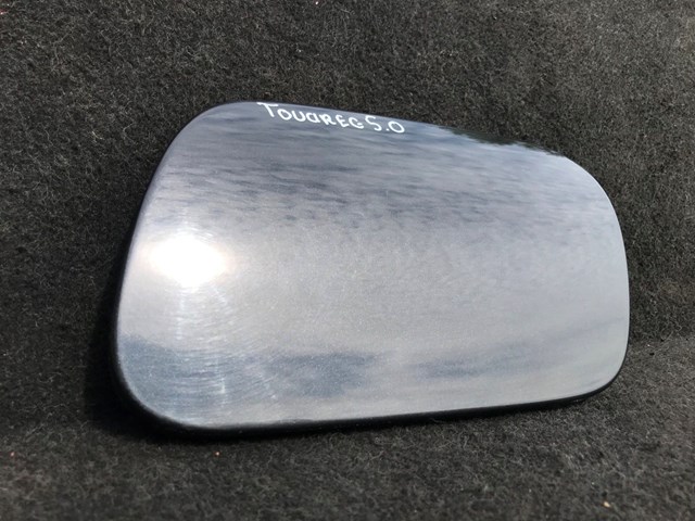 Дверка бензобака Volkswagen Touareg 1