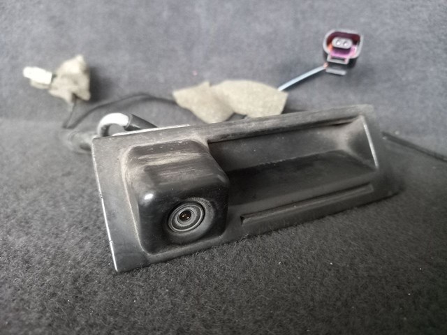 Камера заднего вида 7L6980551 VAG
