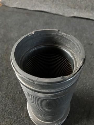 8D0129627 VAG Патрубок воздушный, выход воздушного фильтра купить в Запорожье