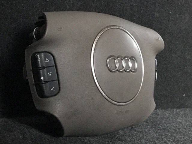 Подушка безопасности (airbag) водительская audi a6 c5.  в наличии на разные модели volkswagen audi skoda. кузовные части, двигатели, трансмиссии, диски, навесное кузова, электрика и так далее. отправка новая почта. 8E0880201AB