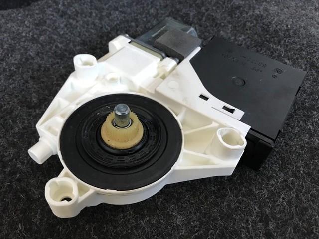 VAG 8P0959802E в наличии Полтава