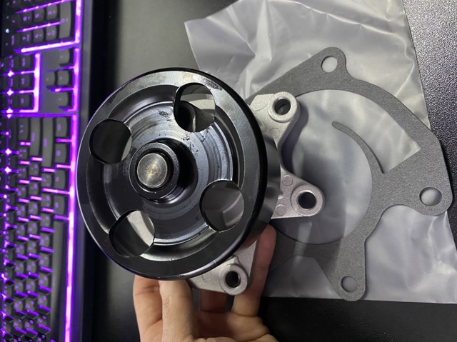 Помпа охлаждения 210103RC2A NISSAN