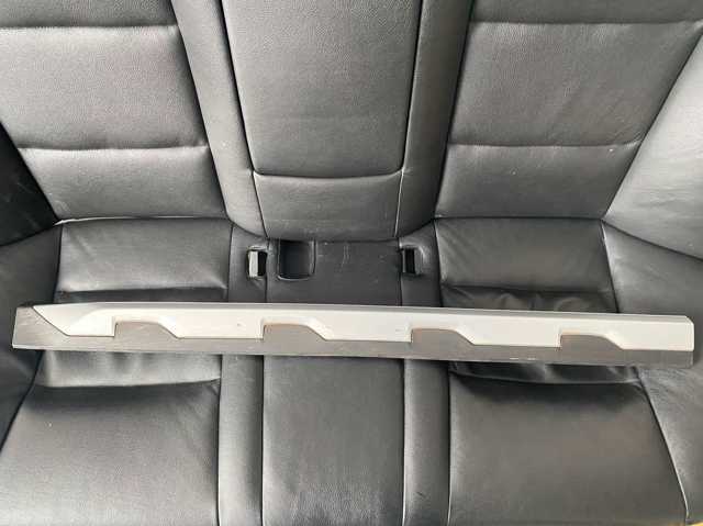 Молдинг передней левой двери, нижний 51138499209 BMW