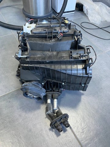 VAG 8T1820005 в наличии Ужгород
