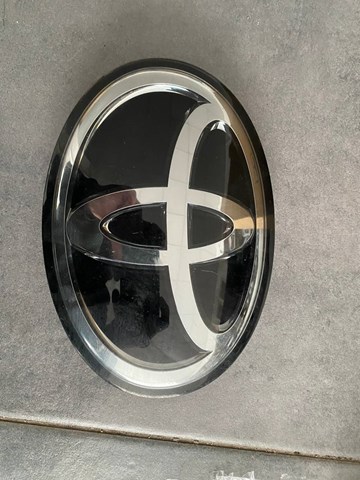 Фирменный значек решетки радиатора 9097502159 TOYOTA