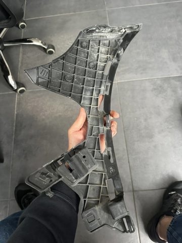 A2538850865 MERCEDES Кронштейн бампера переднего правый купить в Ужгород