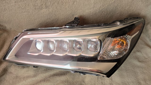 Вставка фары левой Acura MDX 3