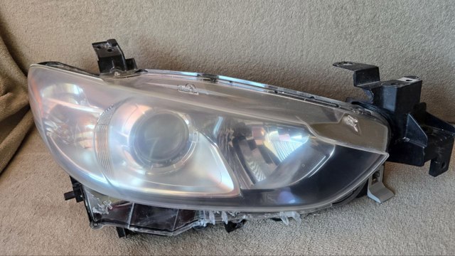 MAZDA GHR451030 Фара правая в наличии Черновцы