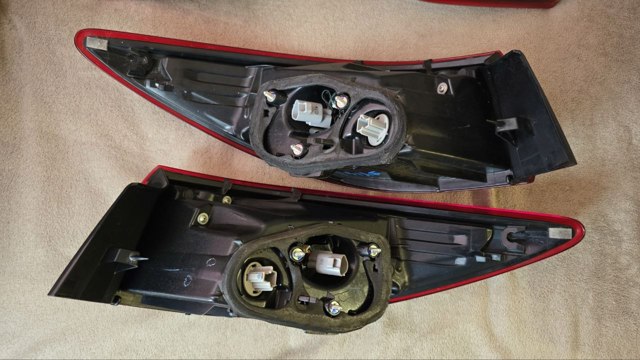 MAZDA GMN351150B Фонарь задний правый внешний в наличии Черкассы