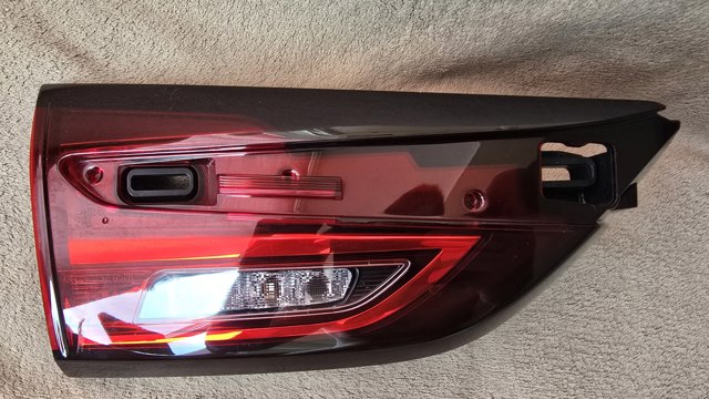 Задняя левая внутренняя фара GRF5513G0B MAZDA