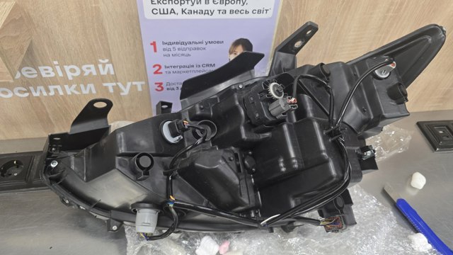 KL2J51031F MAZDA Правая фара купить в Винница