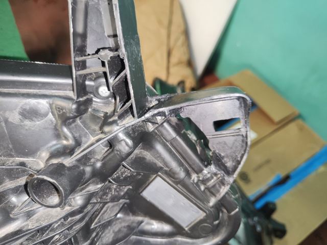 NISSAN 260105R00A Правая фара в наличии Запорожье
