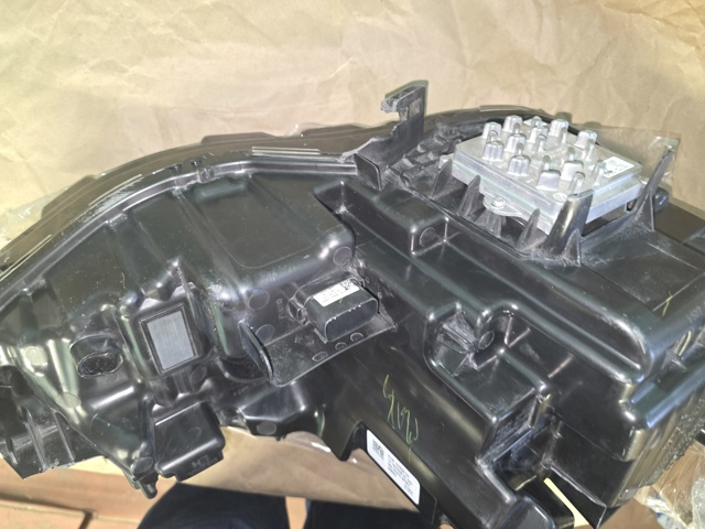 FORD KT4B13W030CH Левая фара в наличии Сумы