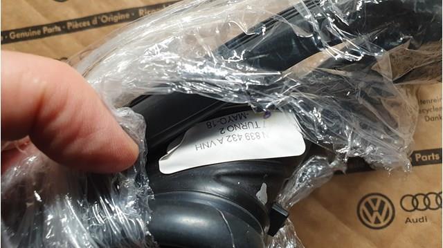 5NN839432CVNH VAG Направляющая стекла рамки двери задней правой купить в Харьков