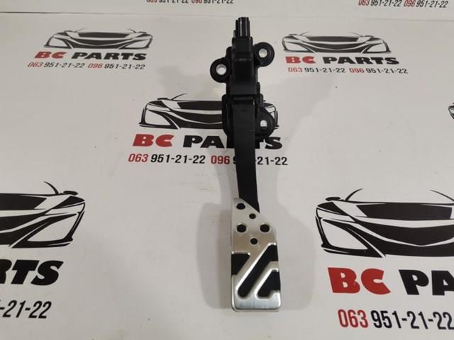 Педали газа 1600A104 MITSUBISHI