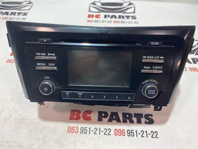 Магнитола (радио AM/FM) 281859TB0A NISSAN