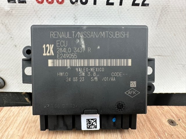 Модуль управления (ЭБУ) парктроником 284L03437R NISSAN