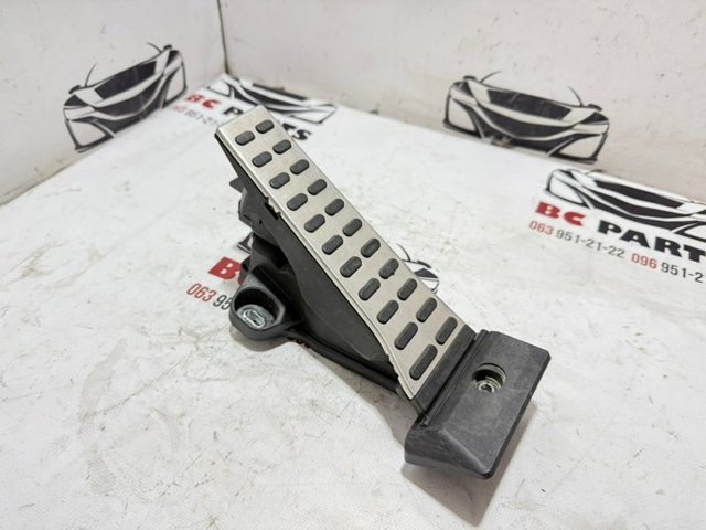 Педали газа 32700B1000 HYUNDAI