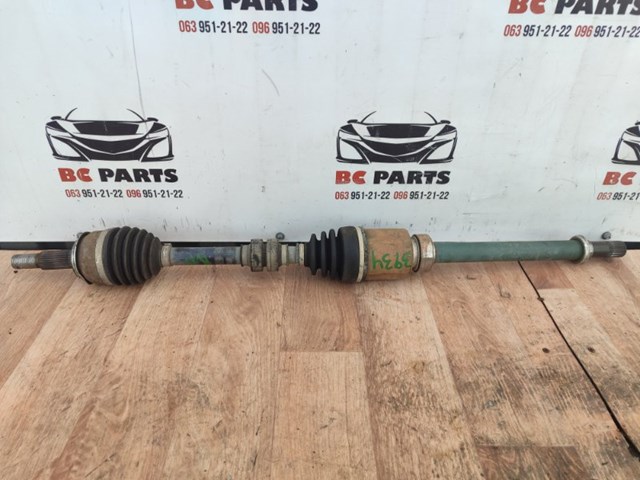 Привод передний правый 391004BB8E NISSAN