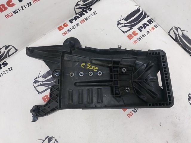 Подставка аккумулятора 3QF915331 VAG