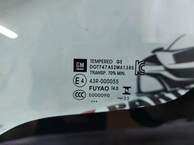 42558895 GM Стекло-форточка двери передней левой купить в Львов