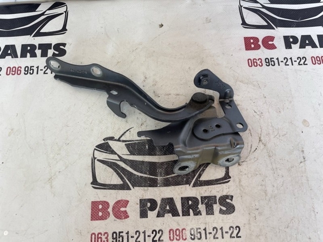 Завес капота, правый 534100E040 TOYOTA