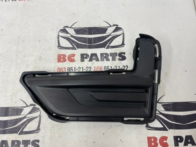 Заглушка противотуманок, левая 622576FL0A NISSAN