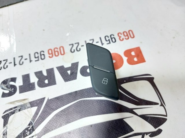 Кнопка центрального замка 80A962108 VAG