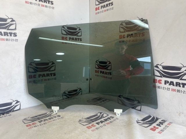 823005HK0B NISSAN Стекло двери задней правой купить в Чернигов