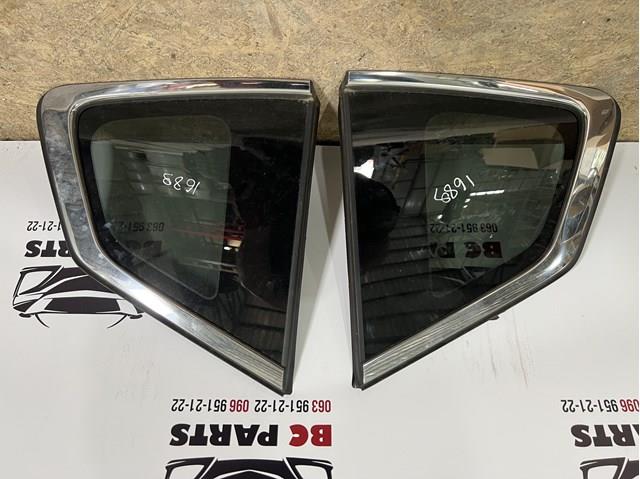 Стекло багажного отсека, левое 833014BA0B NISSAN