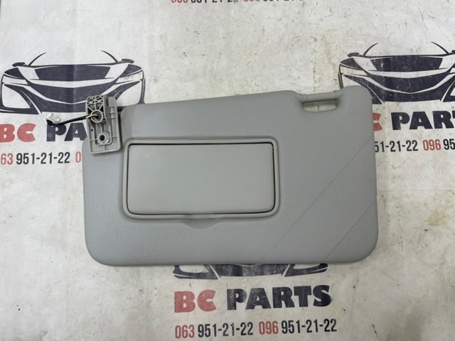 Козырек солнцезащитный автомобиля 964015RL1A NISSAN