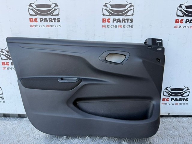 Облицовка водительской двери 96783677ZD PEUGEOT