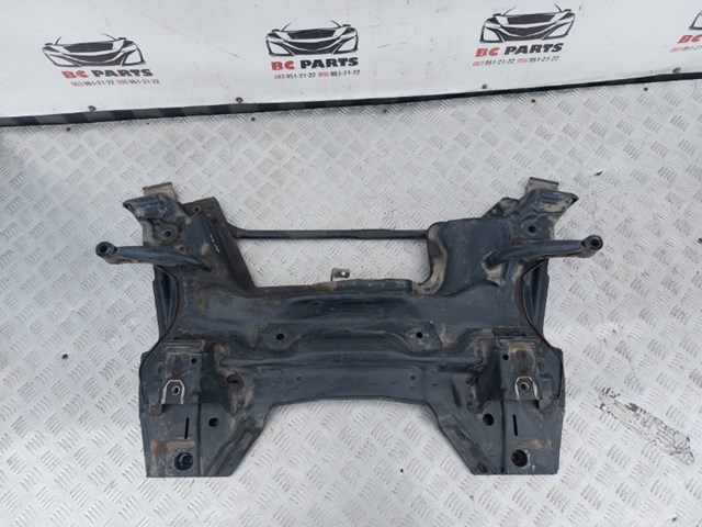Балка передней подвески 9807026780 PEUGEOT