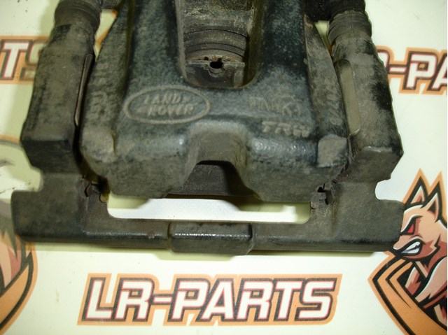 Скоба тормозного суппорта заднего AH422B511BB LAND ROVER