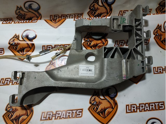 Балка крепления коробки передач HX735060DD LAND ROVER