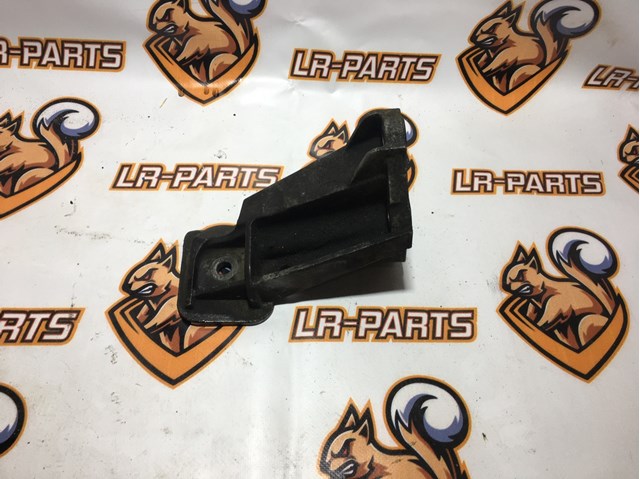 Кронштейн подушки (опоры) двигателя, левой KKU500580 LAND ROVER