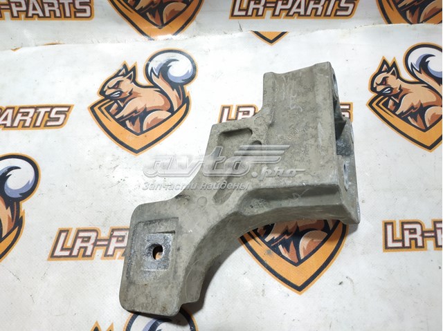 Кронштейн подушки (опоры) двигателя, правой KKU500590 LAND ROVER