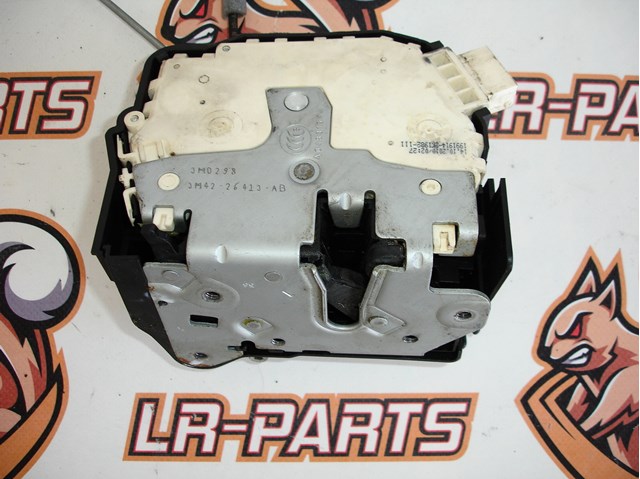 Замок двери задней левой LR013381 LAND ROVER