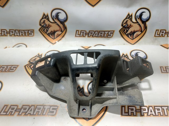 Кронштейн бампера заднего, левый LR013860 LAND ROVER